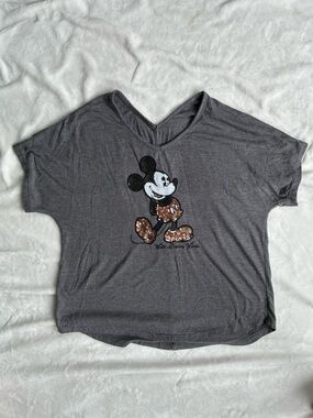 Disney Mickey Mouse Graphic Tee | Grey Short Sleeve | Relaxed Fit Women’s Medium